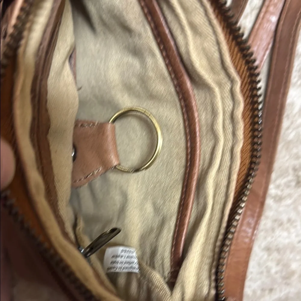 Classic Brown Leather Messenger Bag with Adjustable Strap